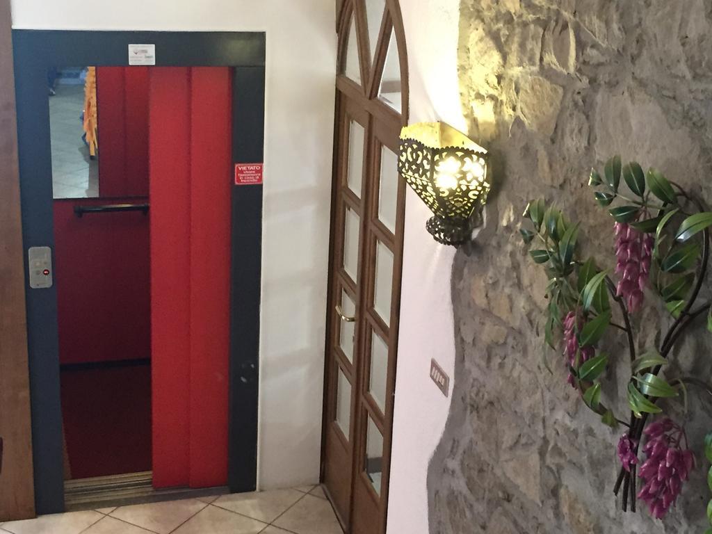 Albergo Elisa Comano  Eksteriør billede